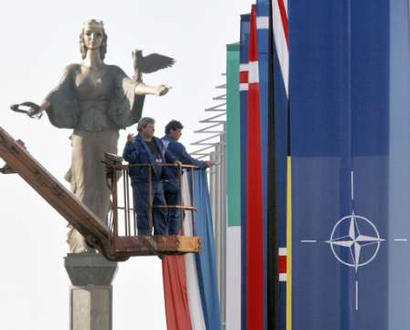 nato-flags_sofia_20nov2002.jpg